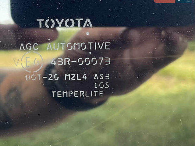 Черный Тойота Ленд Крузер, объемом двигателя 4.46 л и пробегом 305 тыс. км за 30500 $, фото 26 на Automoto.ua