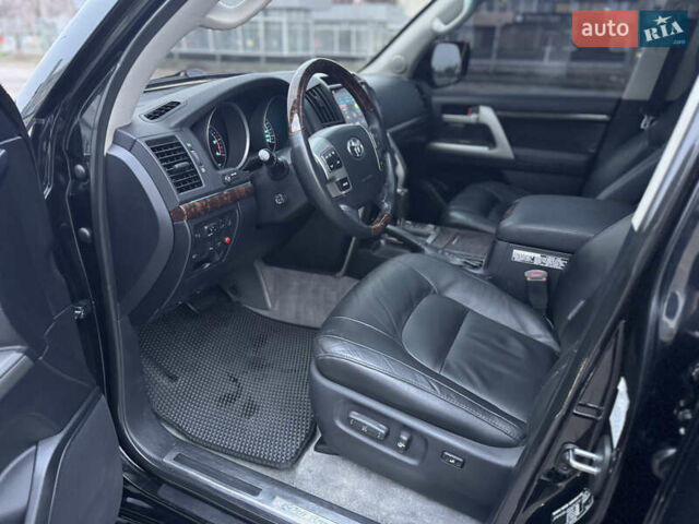 Черный Тойота Ленд Крузер, объемом двигателя 4.5 л и пробегом 335 тыс. км за 23500 $, фото 17 на Automoto.ua