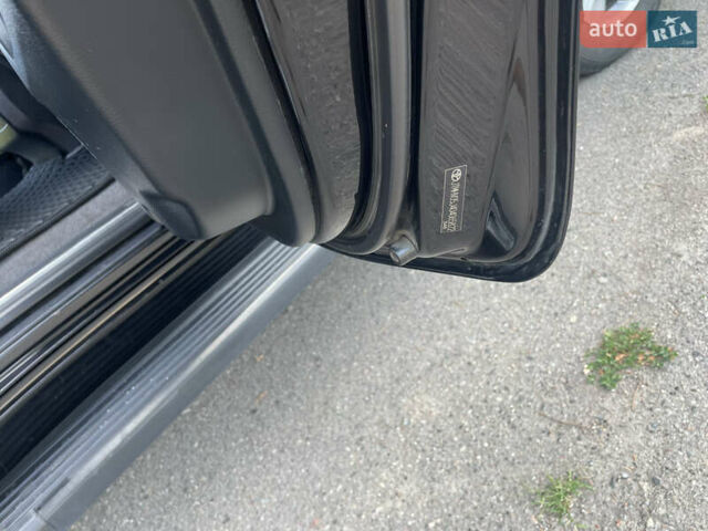 Черный Тойота Ленд Крузер, объемом двигателя 4.46 л и пробегом 305 тыс. км за 30500 $, фото 32 на Automoto.ua