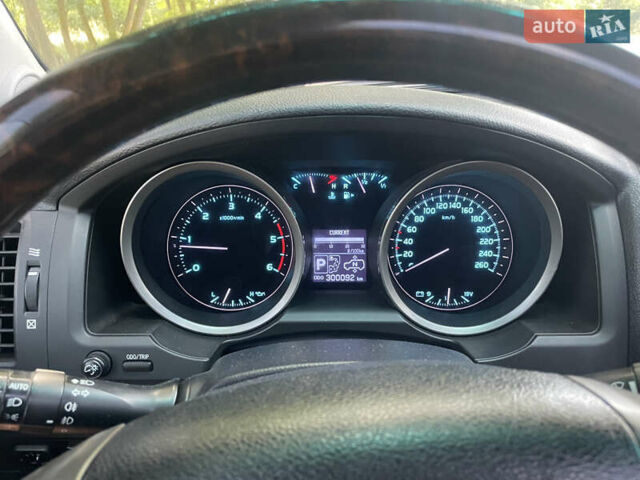 Черный Тойота Ленд Крузер, объемом двигателя 4.46 л и пробегом 305 тыс. км за 30500 $, фото 35 на Automoto.ua