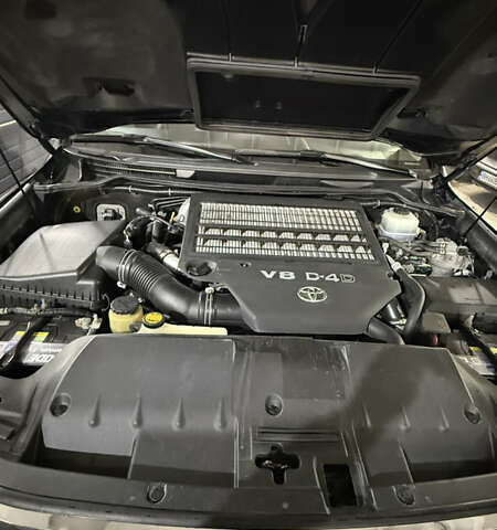 Чорний Тойота Ленд Крузер, об'ємом двигуна 4.46 л та пробігом 264 тис. км за 29000 $, фото 6 на Automoto.ua