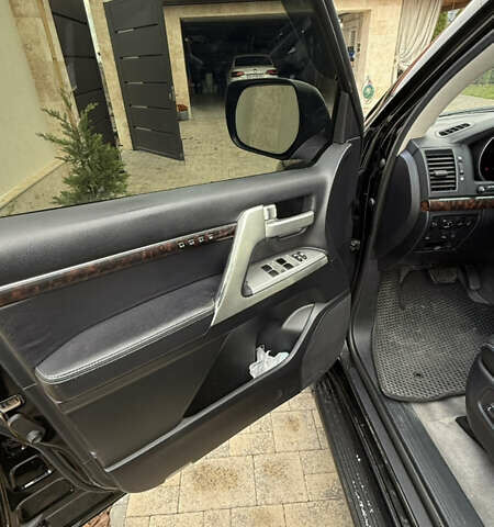 Чорний Тойота Ленд Крузер, об'ємом двигуна 4.46 л та пробігом 264 тис. км за 29000 $, фото 10 на Automoto.ua