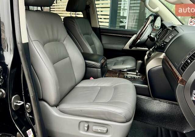 Чорний Тойота Ленд Крузер, об'ємом двигуна 4.5 л та пробігом 248 тис. км за 26069 $, фото 18 на Automoto.ua