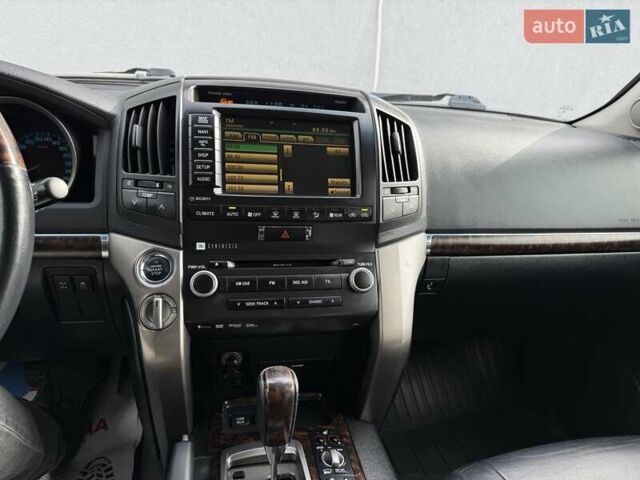 Черный Тойота Ленд Крузер, объемом двигателя 4.5 л и пробегом 327 тыс. км за 28500 $, фото 17 на Automoto.ua