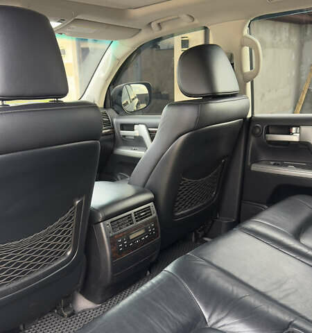 Чорний Тойота Ленд Крузер, об'ємом двигуна 4.46 л та пробігом 264 тис. км за 29000 $, фото 35 на Automoto.ua