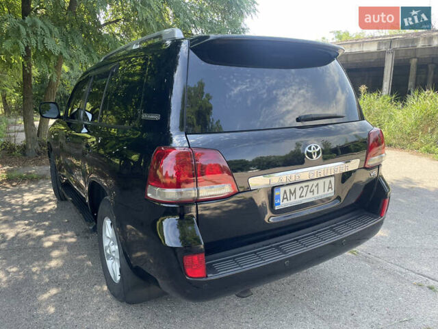 Черный Тойота Ленд Крузер, объемом двигателя 4.46 л и пробегом 305 тыс. км за 30500 $, фото 8 на Automoto.ua