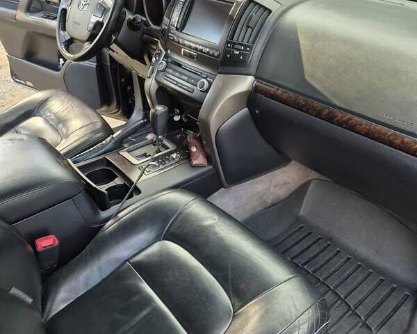 Черный Тойота Ленд Крузер, объемом двигателя 4.5 л и пробегом 364 тыс. км за 28900 $, фото 2 на Automoto.ua