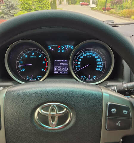 Черный Тойота Ленд Крузер, объемом двигателя 4.46 л и пробегом 294 тыс. км за 30000 $, фото 3 на Automoto.ua