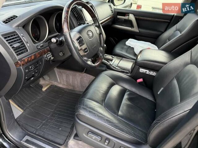 Черный Тойота Ленд Крузер, объемом двигателя 4.5 л и пробегом 327 тыс. км за 28500 $, фото 11 на Automoto.ua