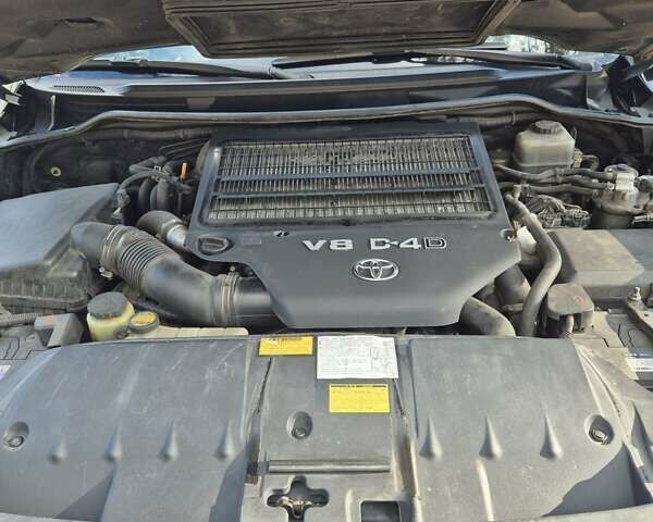 Черный Тойота Ленд Крузер, объемом двигателя 4.5 л и пробегом 364 тыс. км за 28900 $, фото 9 на Automoto.ua