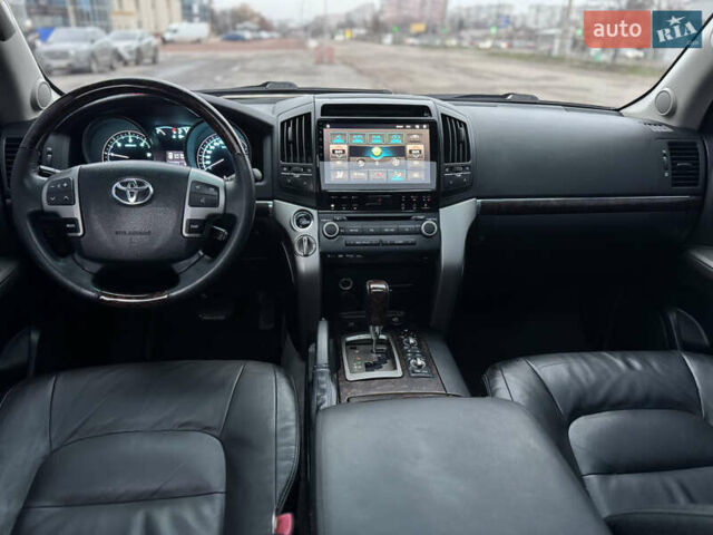 Черный Тойота Ленд Крузер, объемом двигателя 4.5 л и пробегом 335 тыс. км за 23500 $, фото 24 на Automoto.ua