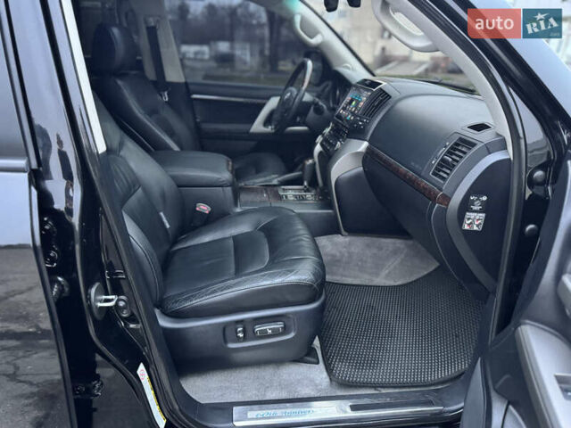 Черный Тойота Ленд Крузер, объемом двигателя 4.5 л и пробегом 335 тыс. км за 23500 $, фото 31 на Automoto.ua