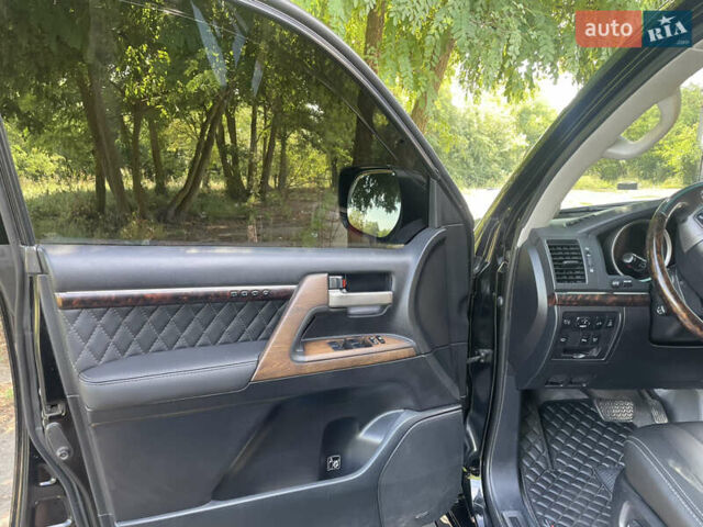 Черный Тойота Ленд Крузер, объемом двигателя 4.46 л и пробегом 305 тыс. км за 30500 $, фото 17 на Automoto.ua