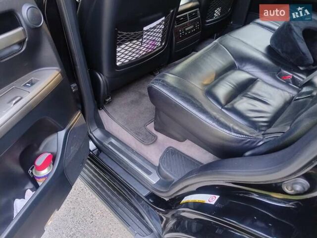 Черный Тойота Ленд Крузер, объемом двигателя 4.46 л и пробегом 335 тыс. км за 29990 $, фото 18 на Automoto.ua