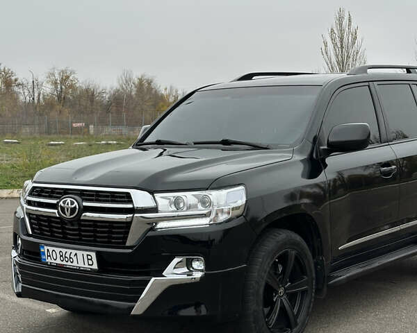 Черный Тойота Ленд Крузер, объемом двигателя 4.46 л и пробегом 300 тыс. км за 31999 $, фото 2 на Automoto.ua