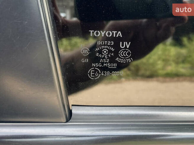 Черный Тойота Ленд Крузер, объемом двигателя 4.46 л и пробегом 305 тыс. км за 30500 $, фото 22 на Automoto.ua