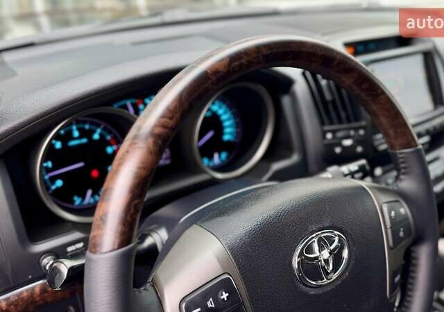 Чорний Тойота Ленд Крузер, об'ємом двигуна 4.5 л та пробігом 248 тис. км за 26069 $, фото 24 на Automoto.ua