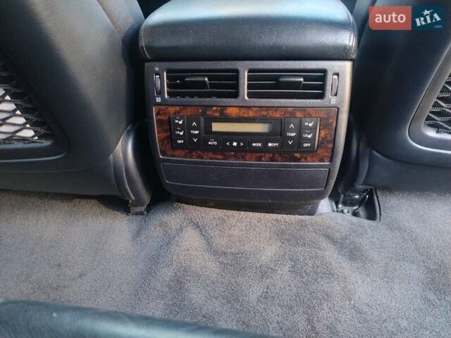 Черный Тойота Ленд Крузер, объемом двигателя 4.46 л и пробегом 335 тыс. км за 29990 $, фото 17 на Automoto.ua