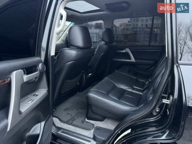 Черный Тойота Ленд Крузер, объемом двигателя 4.5 л и пробегом 335 тыс. км за 23500 $, фото 25 на Automoto.ua