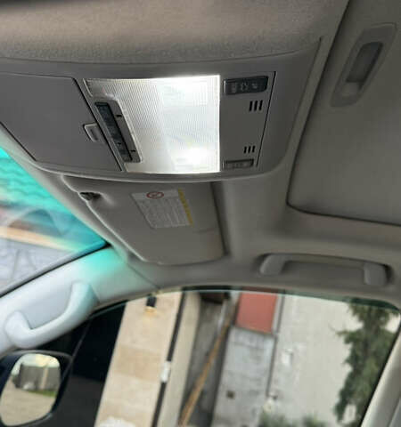 Чорний Тойота Ленд Крузер, об'ємом двигуна 4.46 л та пробігом 264 тис. км за 29000 $, фото 40 на Automoto.ua