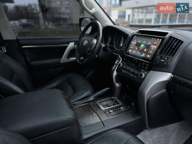 Черный Тойота Ленд Крузер, объемом двигателя 4.5 л и пробегом 335 тыс. км за 23500 $, фото 33 на Automoto.ua