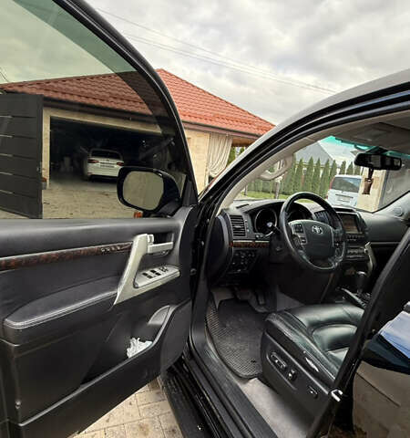 Чорний Тойота Ленд Крузер, об'ємом двигуна 4.46 л та пробігом 264 тис. км за 29000 $, фото 11 на Automoto.ua