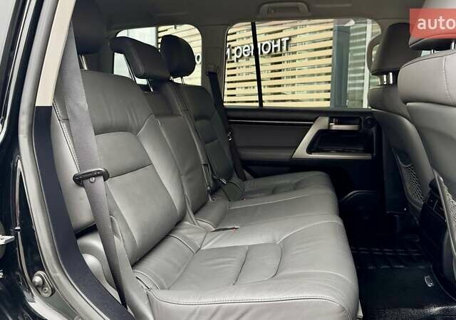 Чорний Тойота Ленд Крузер, об'ємом двигуна 4.5 л та пробігом 248 тис. км за 26069 $, фото 17 на Automoto.ua