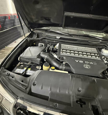 Чорний Тойота Ленд Крузер, об'ємом двигуна 4.46 л та пробігом 264 тис. км за 29000 $, фото 4 на Automoto.ua