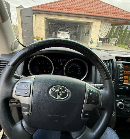 Чорний Тойота Ленд Крузер, об'ємом двигуна 4.46 л та пробігом 264 тис. км за 29000 $, фото 9 на Automoto.ua