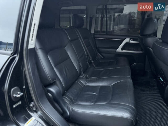 Черный Тойота Ленд Крузер, объемом двигателя 4.5 л и пробегом 335 тыс. км за 23500 $, фото 29 на Automoto.ua