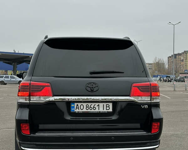 Черный Тойота Ленд Крузер, объемом двигателя 4.46 л и пробегом 300 тыс. км за 31999 $, фото 6 на Automoto.ua