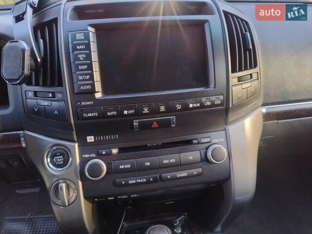 Черный Тойота Ленд Крузер, объемом двигателя 4.46 л и пробегом 335 тыс. км за 29990 $, фото 20 на Automoto.ua