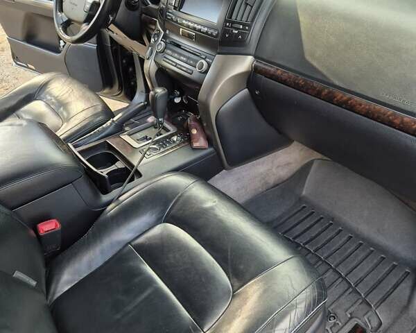 Черный Тойота Ленд Крузер, объемом двигателя 4.5 л и пробегом 364 тыс. км за 28900 $, фото 10 на Automoto.ua