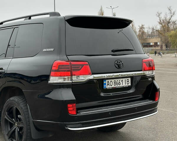 Черный Тойота Ленд Крузер, объемом двигателя 4.46 л и пробегом 300 тыс. км за 31999 $, фото 5 на Automoto.ua