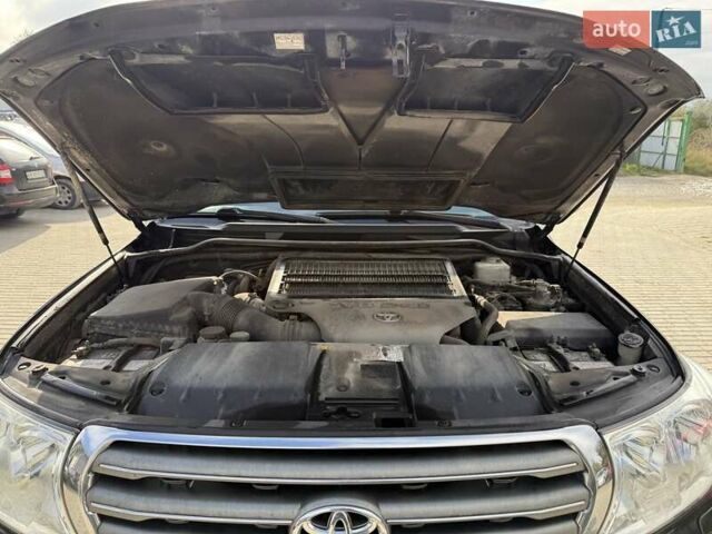 Черный Тойота Ленд Крузер, объемом двигателя 4.5 л и пробегом 327 тыс. км за 28500 $, фото 16 на Automoto.ua