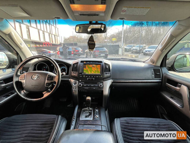 Черный Тойота Ленд Крузер, объемом двигателя 4.5 л и пробегом 280 тыс. км за 31000 $, фото 9 на Automoto.ua