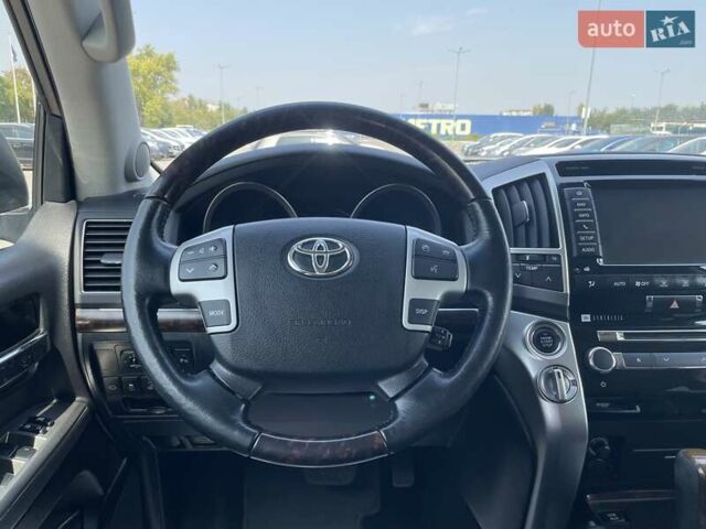 Черный Тойота Ленд Крузер, объемом двигателя 4.5 л и пробегом 338 тыс. км за 29500 $, фото 18 на Automoto.ua