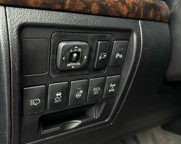 Чорний Тойота Ленд Крузер, об'ємом двигуна 4.46 л та пробігом 285 тис. км за 27800 $, фото 16 на Automoto.ua