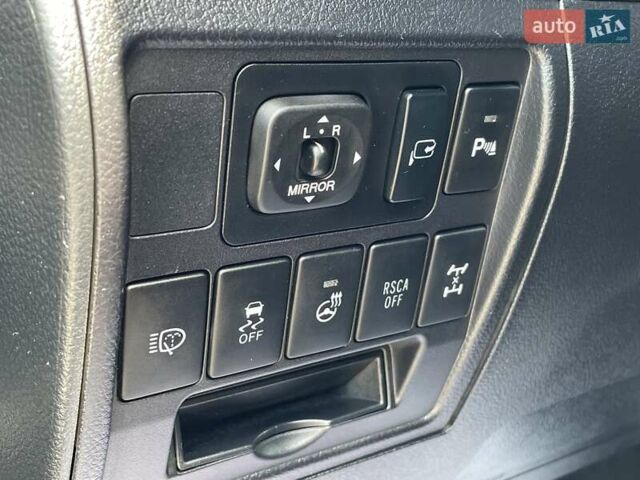 Черный Тойота Ленд Крузер, объемом двигателя 4.5 л и пробегом 338 тыс. км за 29500 $, фото 24 на Automoto.ua