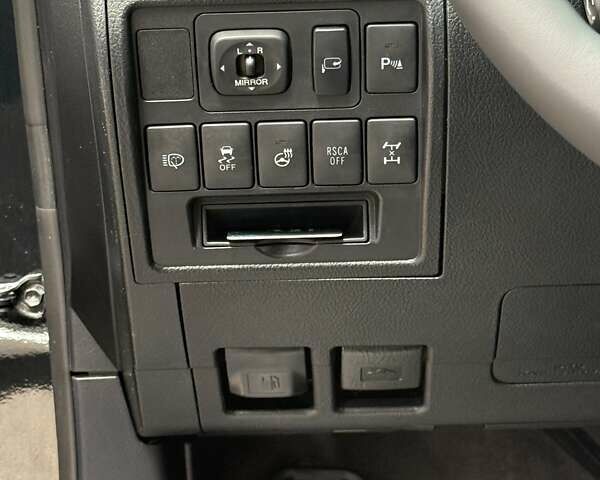 Черный Тойота Ленд Крузер, объемом двигателя 4.5 л и пробегом 174 тыс. км за 35500 $, фото 42 на Automoto.ua