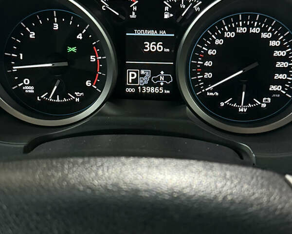 Черный Тойота Ленд Крузер, объемом двигателя 4.46 л и пробегом 140 тыс. км за 41000 $, фото 4 на Automoto.ua