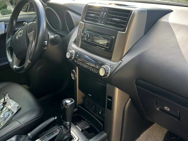 Черный Тойота Ленд Крузер, объемом двигателя 4 л и пробегом 180 тыс. км за 25500 $, фото 5 на Automoto.ua