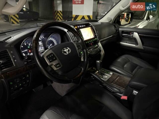 Чорний Тойота Ленд Крузер, об'ємом двигуна 4.5 л та пробігом 267 тис. км за 34900 $, фото 18 на Automoto.ua