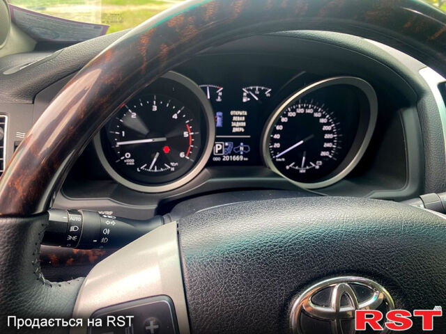 Черный Тойота Ленд Крузер, объемом двигателя 4.5 л и пробегом 201 тыс. км за 36000 $, фото 9 на Automoto.ua