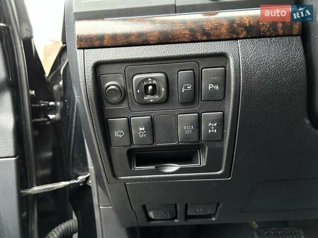 Черный Тойота Ленд Крузер, объемом двигателя 4.46 л и пробегом 149 тыс. км за 34700 $, фото 46 на Automoto.ua