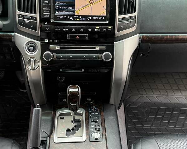 Черный Тойота Ленд Крузер, объемом двигателя 4.5 л и пробегом 174 тыс. км за 35500 $, фото 40 на Automoto.ua