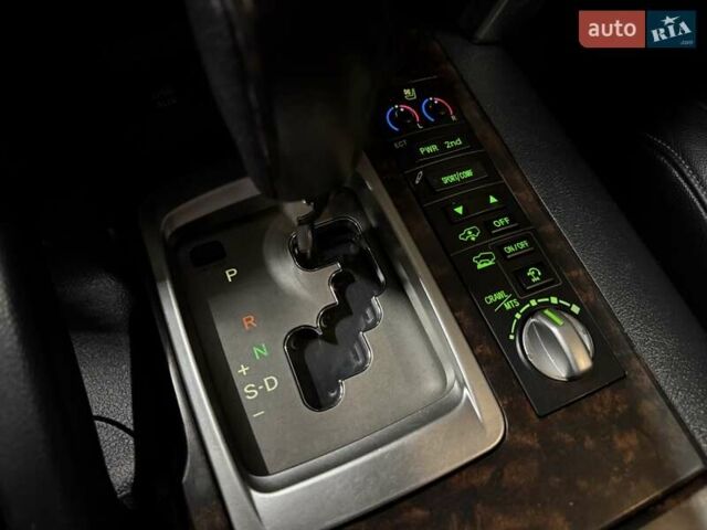 Чорний Тойота Ленд Крузер, об'ємом двигуна 4.5 л та пробігом 267 тис. км за 34900 $, фото 34 на Automoto.ua