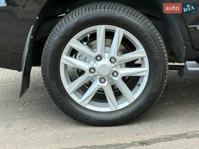 Черный Тойота Ленд Крузер, объемом двигателя 4.5 л и пробегом 174 тыс. км за 35500 $, фото 11 на Automoto.ua