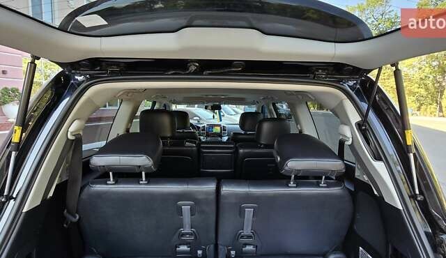 Чорний Тойота Ленд Крузер, об'ємом двигуна 4.61 л та пробігом 305 тис. км за 29000 $, фото 23 на Automoto.ua