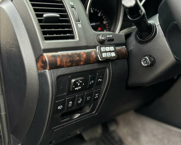 Чорний Тойота Ленд Крузер, об'ємом двигуна 4.5 л та пробігом 261 тис. км за 31500 $, фото 28 на Automoto.ua